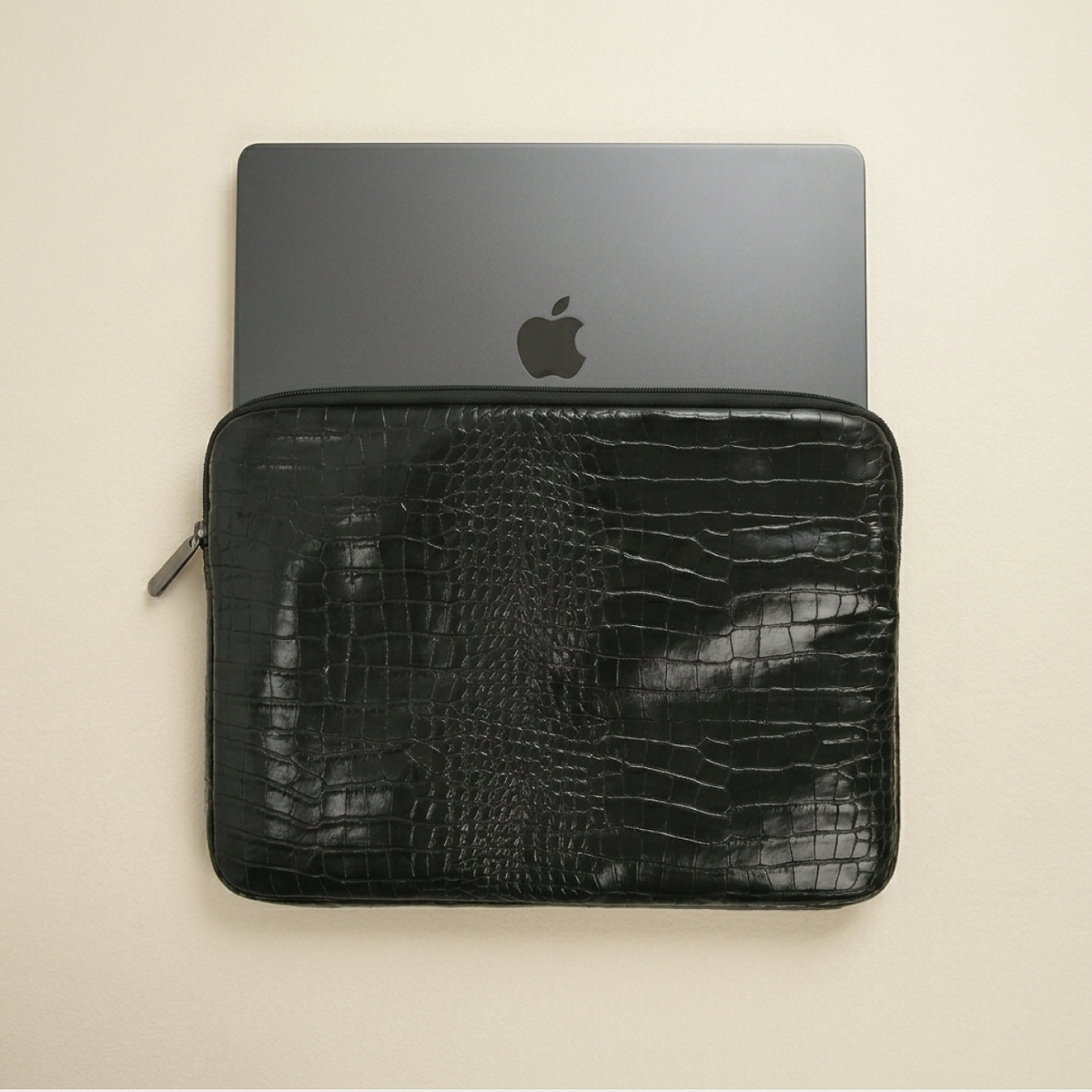 Housse d’ordinateur noire effet croco